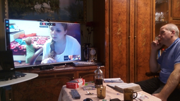 Обсуждение: на экране Настя озвучивает свои мысли по услшанной проповеди