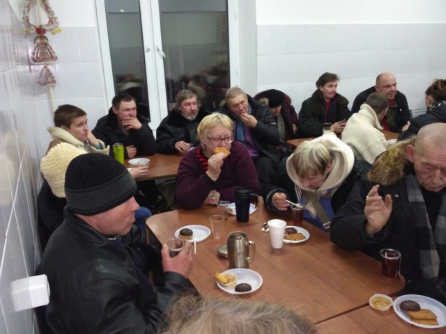 Чаепитие во время проповеди Евангелия