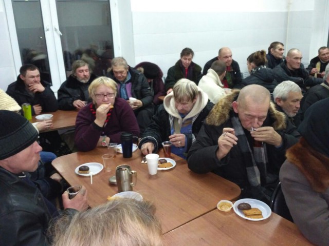 Чаепитие во время проповеди Евангелия