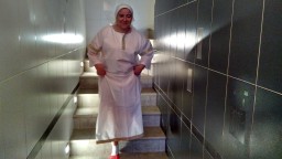 А вот и Татьяна спускается к водной могиле))